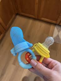 Baby food pacifier